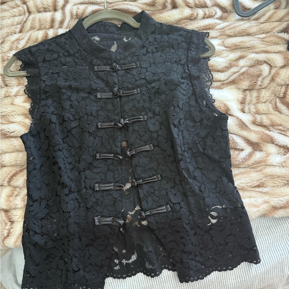Cider Black Lace Sleeveless Mandarin-Collar Top